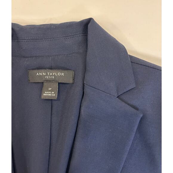 Ann Taylor women's Classic Blue Business Blazer Size 0 Size 2 - Picture 2 of 8